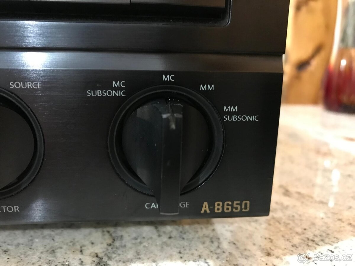 Onkyo A-8650 Top stav - 4