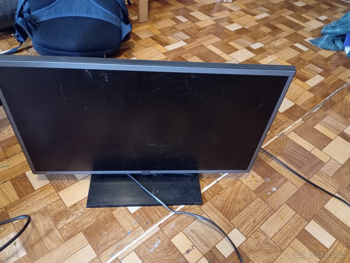 Prodám sadu monitorů - 4