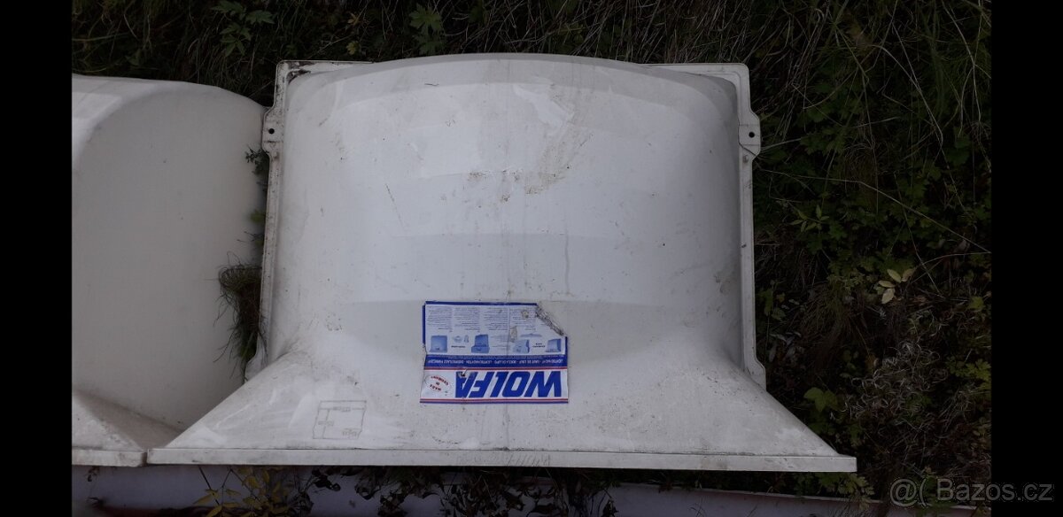 Proďám 2 x Sklepní světlík Wolfa anglický dvorek - 4