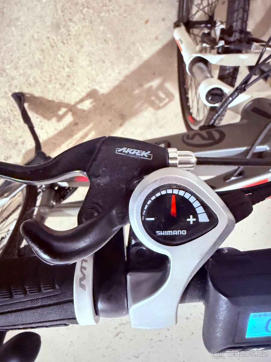 Dámské trekové elektrokolo MTF - 4