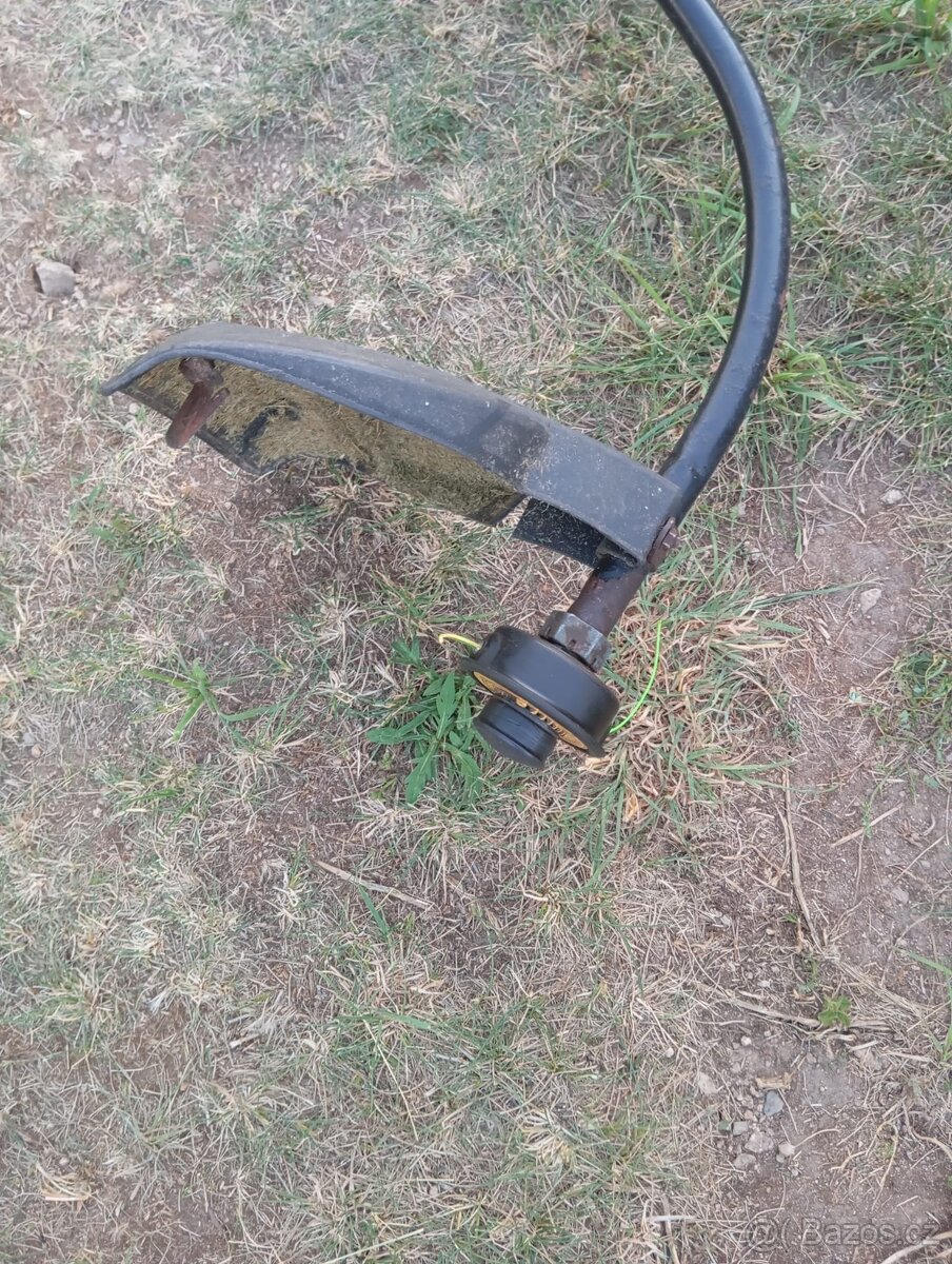 Vyžínač/strunovka Partner T281 - 4