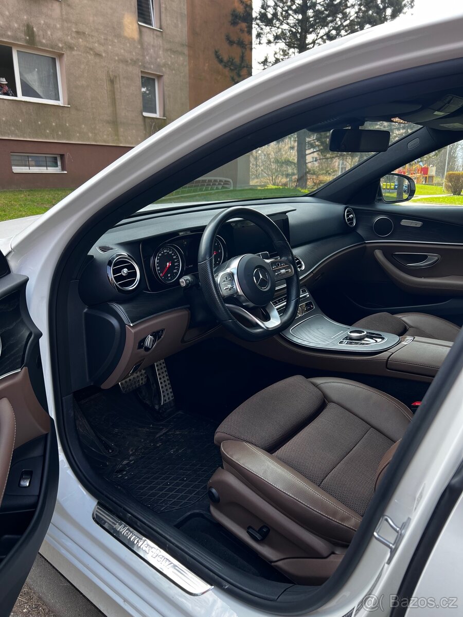 Mercedes Benz E-class - 4