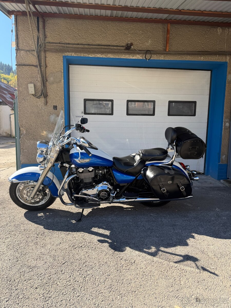 Triumph Thunderbird 1700 LT - 4