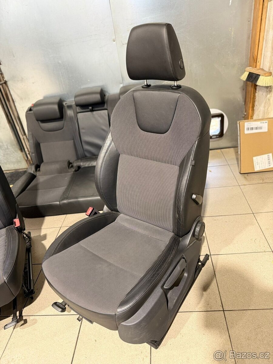 Polokožené sedačky Škoda Octavia III-3 kompletní - 4