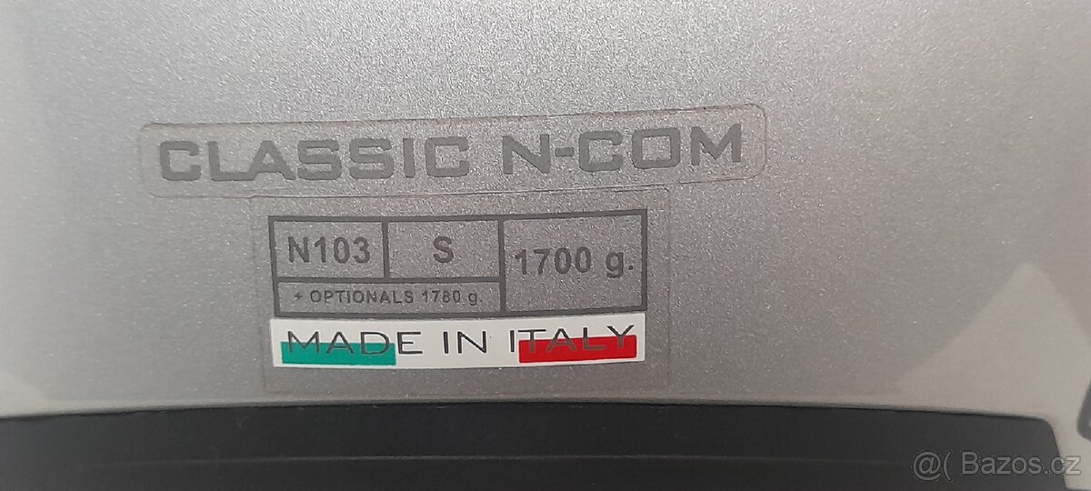 Helmy a oblečení na moto - 4