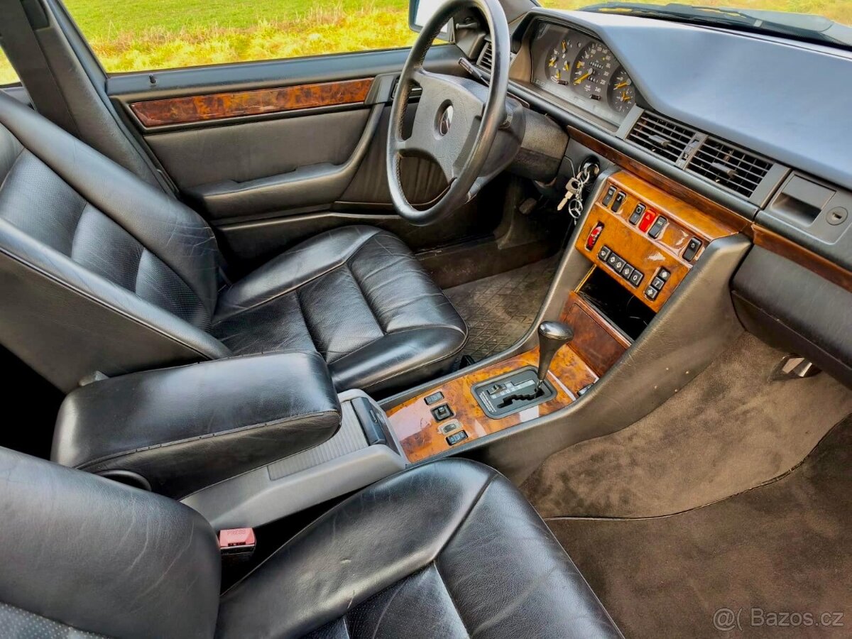 Mercedes W124 260e SLEVA - 4