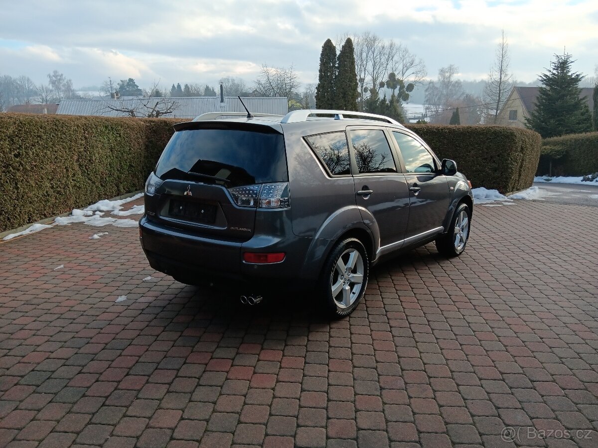 Mitsubishi Outlander, 2.2 DI-D 4x4 115Kw 7míst - 4
