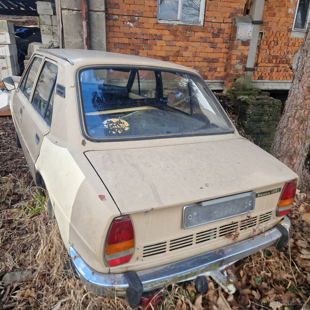 Prodám Škodu 120L r.v 1977 - 4