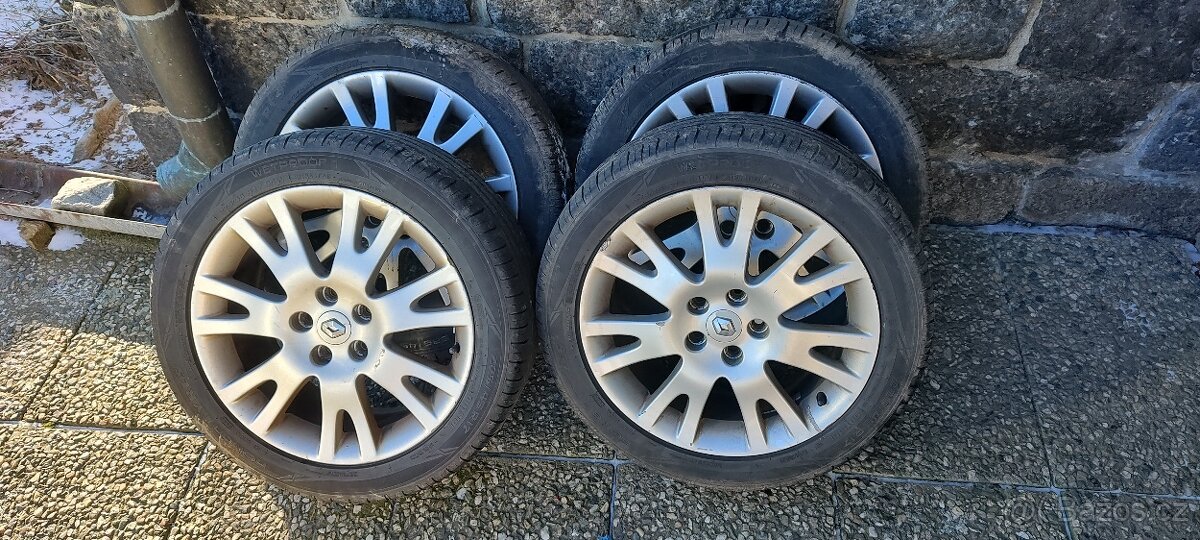 Letni pneu na discich Renaulr - 4