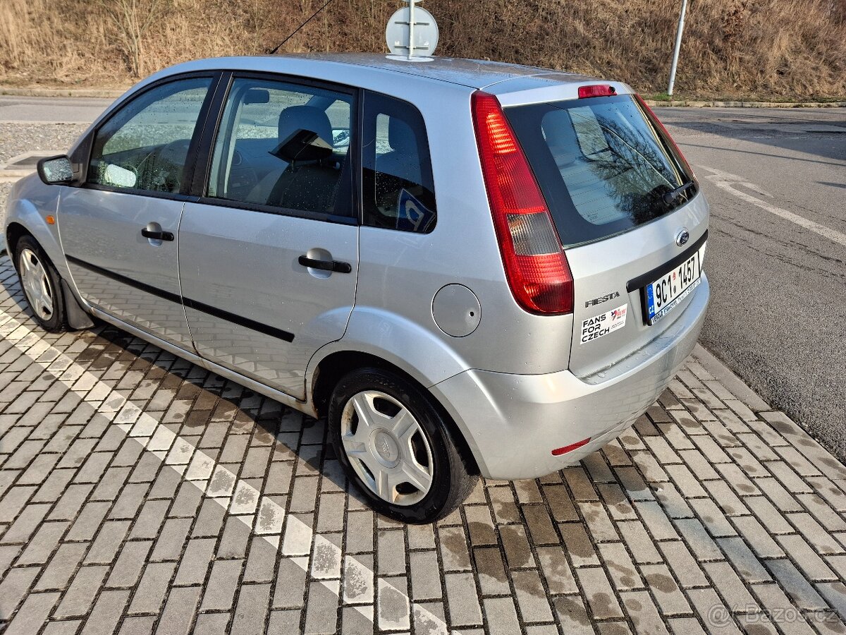 FORD FIESTA 1,4 - 4