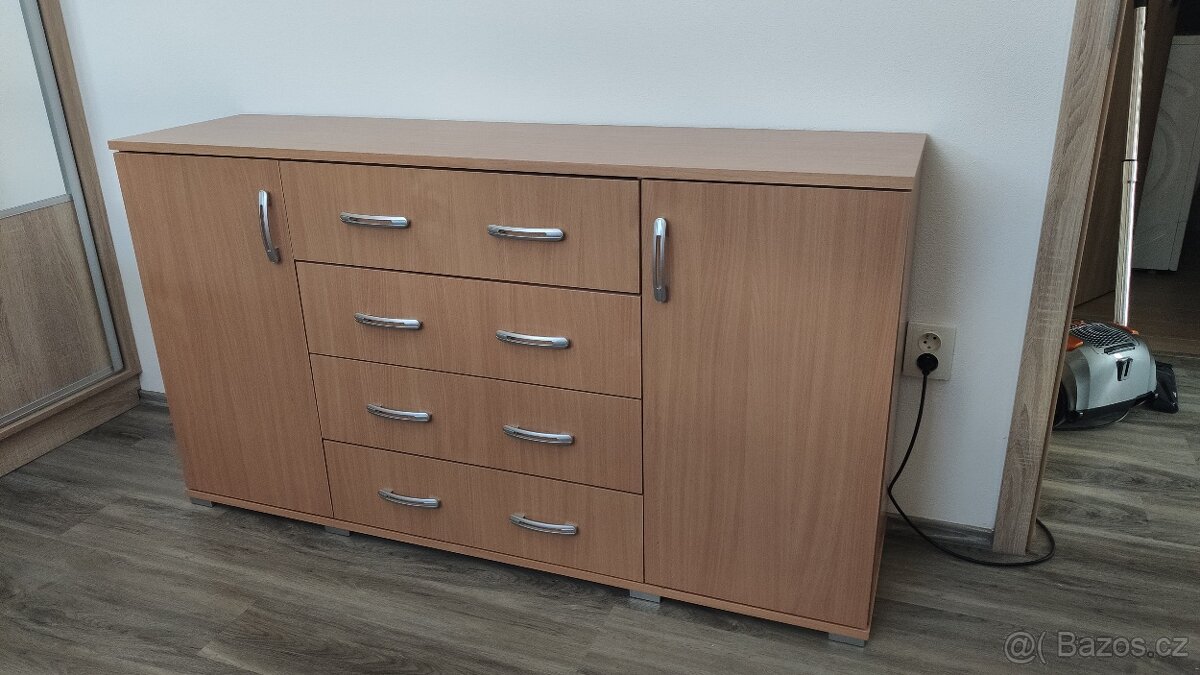 Komoda - 4