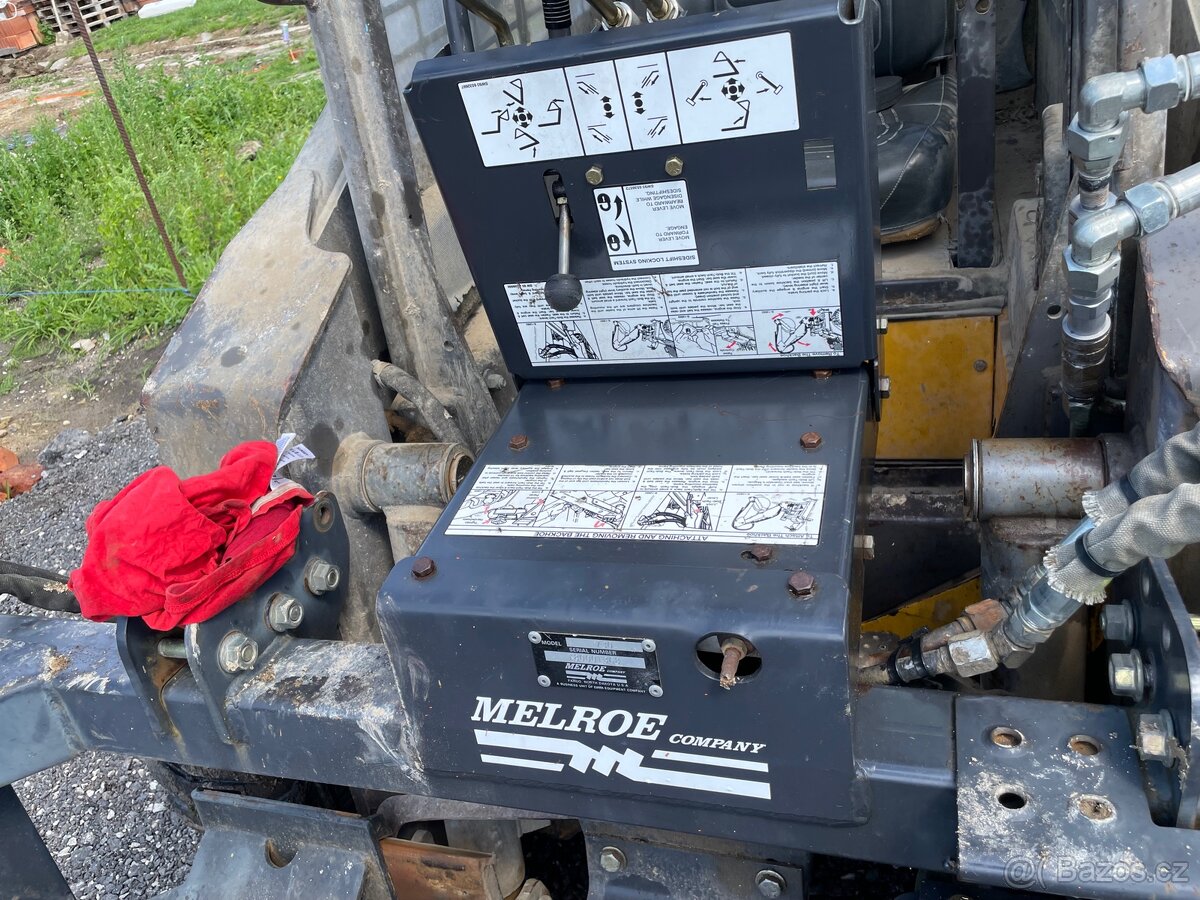 Podkop Bobcat 730s - 4