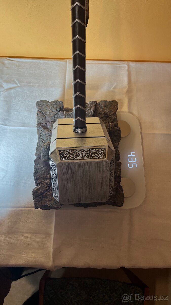 Thorovo kladivo Mjolnir – masivní replika s podstavcem - 4
