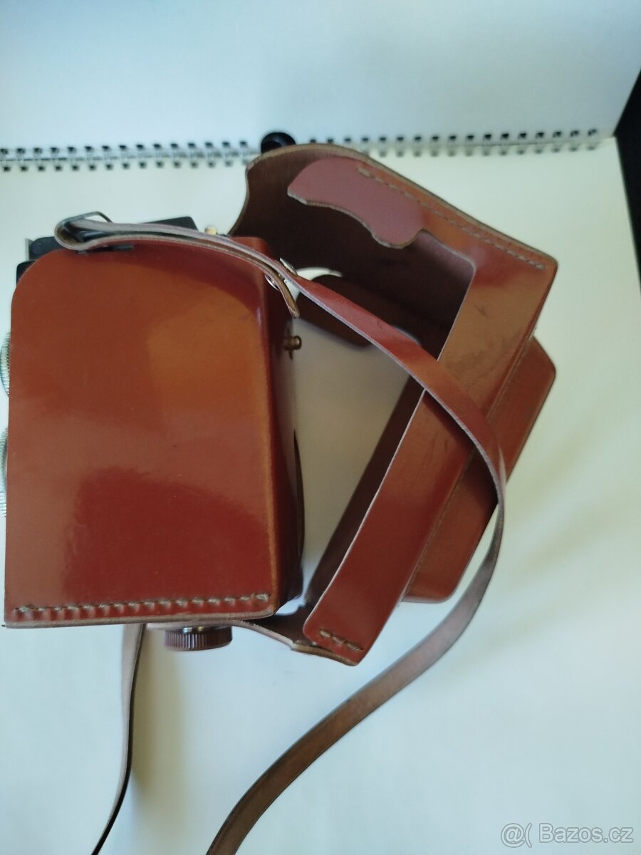 Starý fotoaparát Lubitel 2 - 4