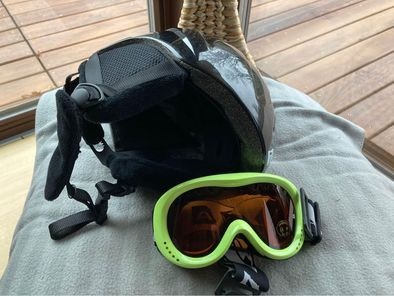 Dětská lyžarská přilba a brýle - 4