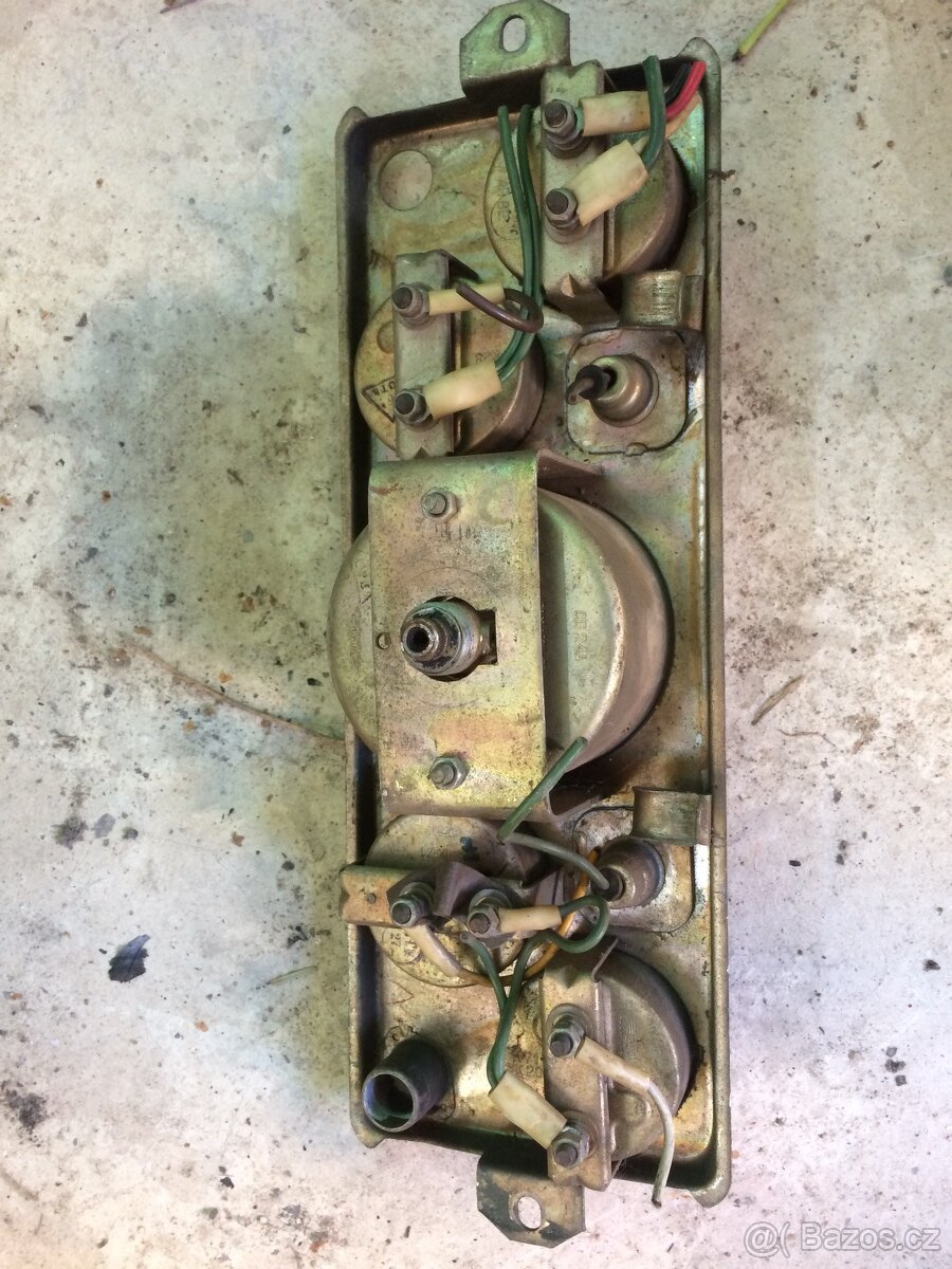 přístrojová deska GAZ 51, ZIL 157 - 4