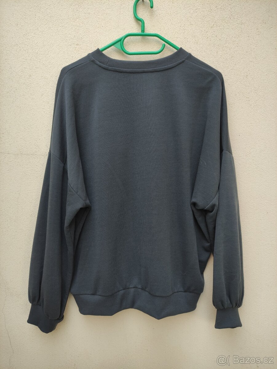 Šedá mikina s netopýřími rukávy - 4