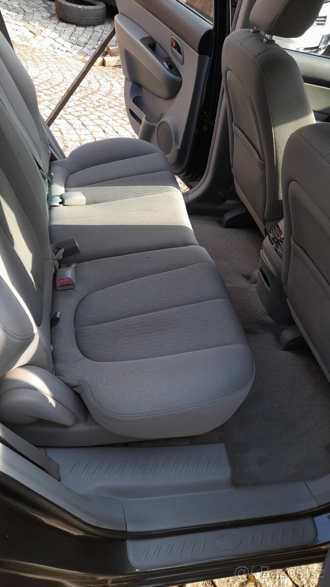 Kia Carens 2.0 CRDi 16V 103kW rodinné auto-SLEVA - 4