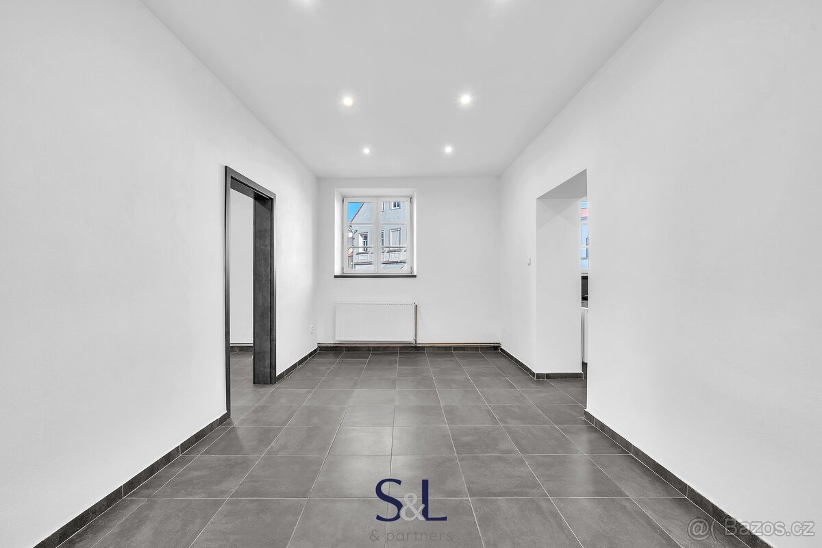 Nabízíme k pronájmu byt po kompletní rekonstrukci o dispozic - 4