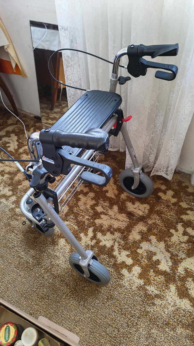 čtyřkolové skládací chodítko - 4