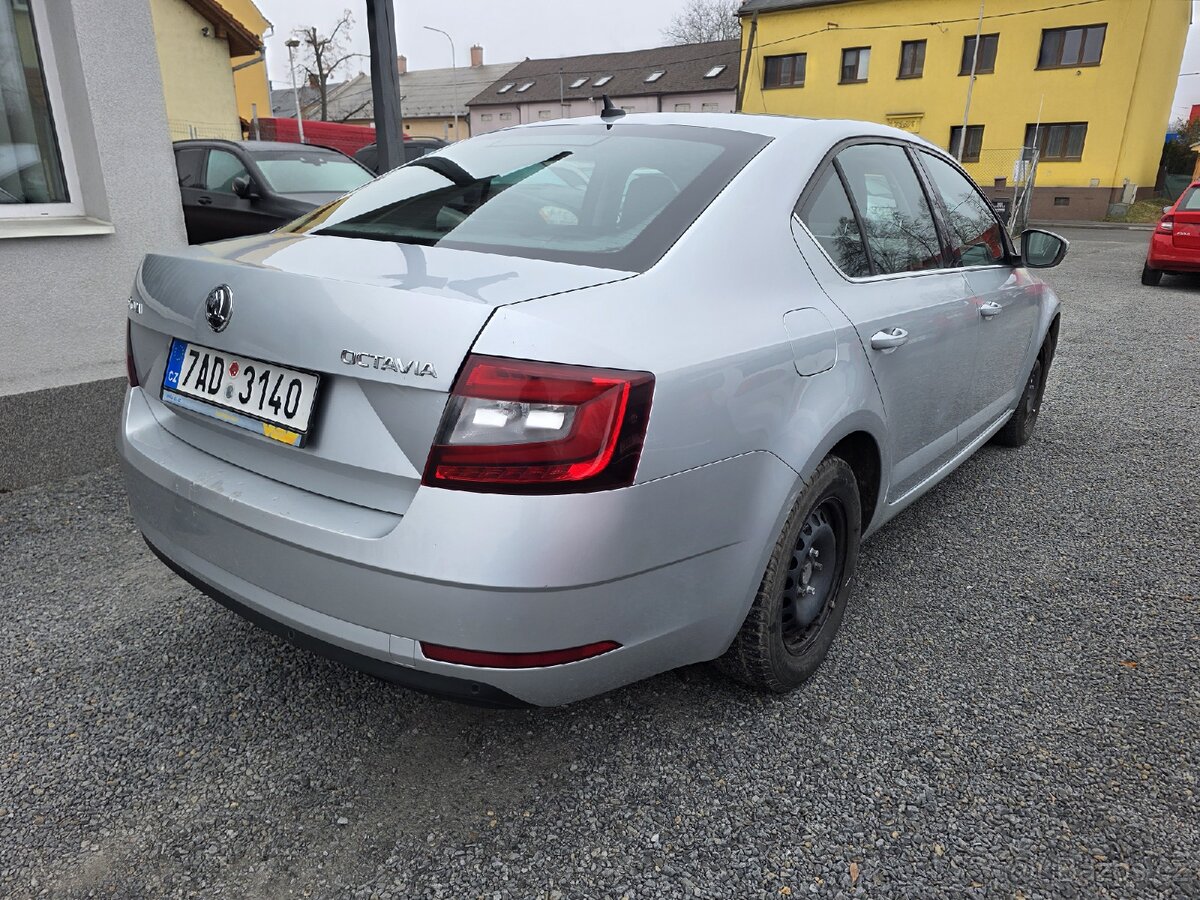 Škoda Octavia
III.1.6 TDI Led Kůže - 4