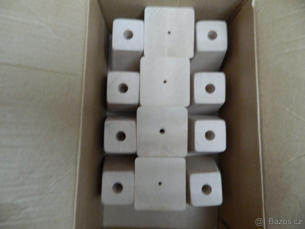 Hranaté dřevěné nábytkové nohy. - 4