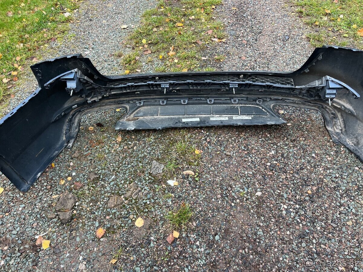 Prodám zadní nárazník na Audi A4 B9 - 4