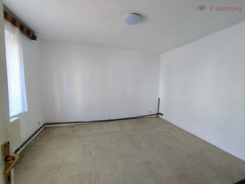 Prodej menšího RD 222m2 s dvorkem a zahrádkou, Uherský Brod - 4