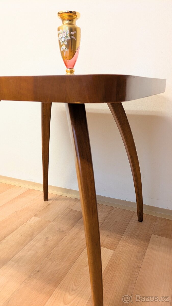 starožitný stolek J. Halabala a zdobená váza - 4