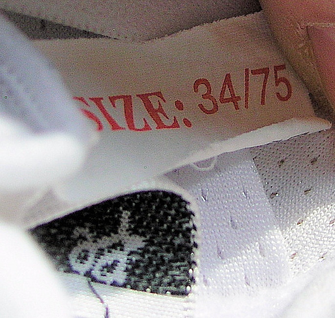 2 x motýlek,4 x lambáda,1 x podprsenka kus 50,- Kč - 4