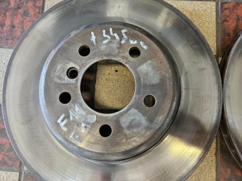 BMW F10 F11 brzdy 348mm - 4