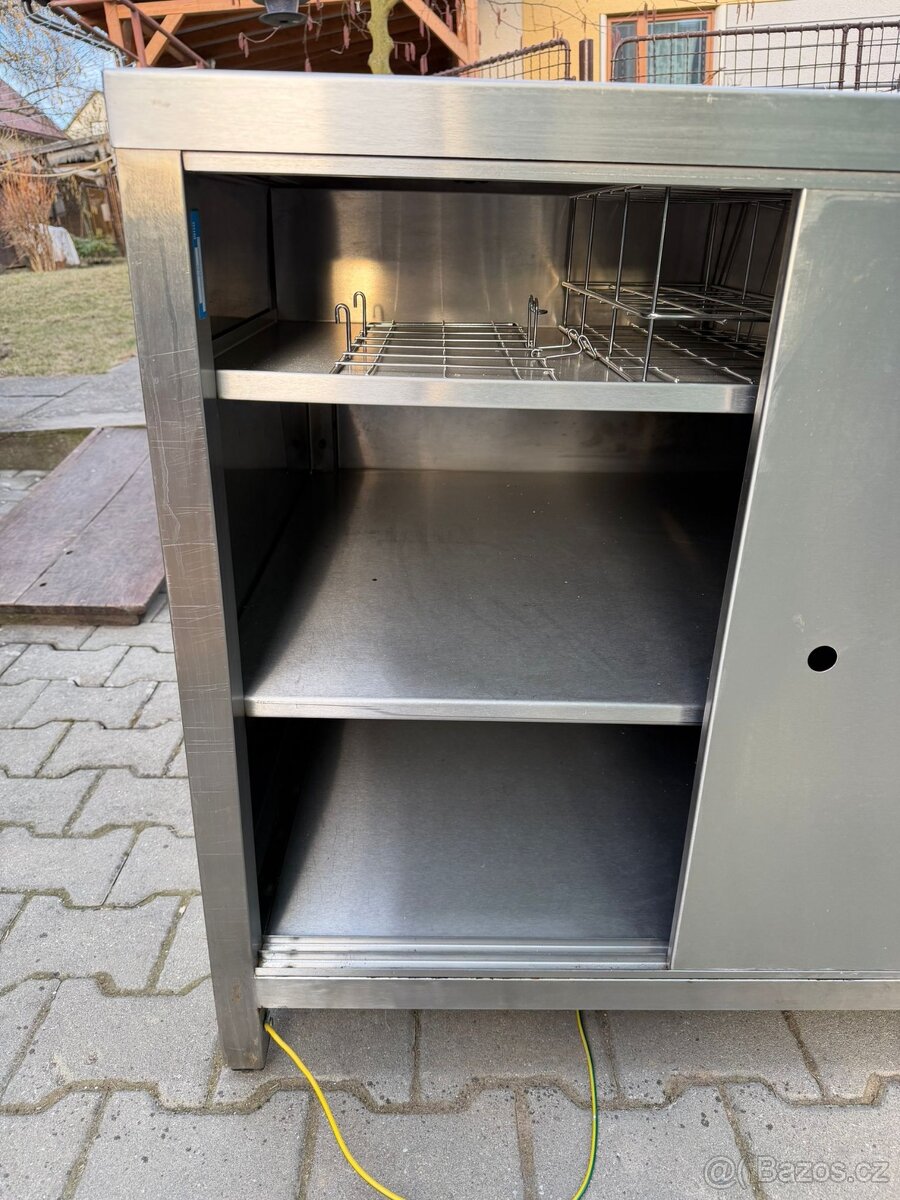 Nerezový velký stůl s policemi - 4