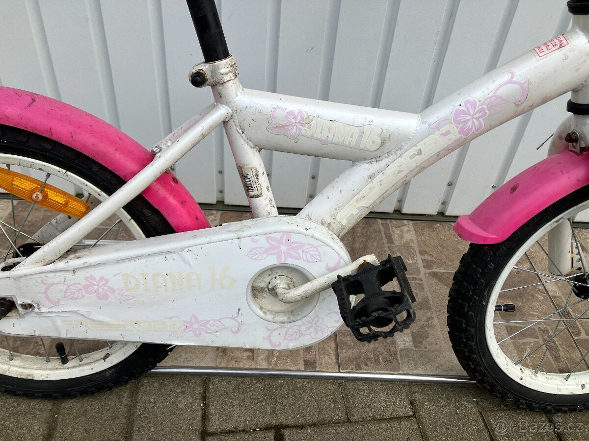 DĚTSKÉ KOLO 16 - 4