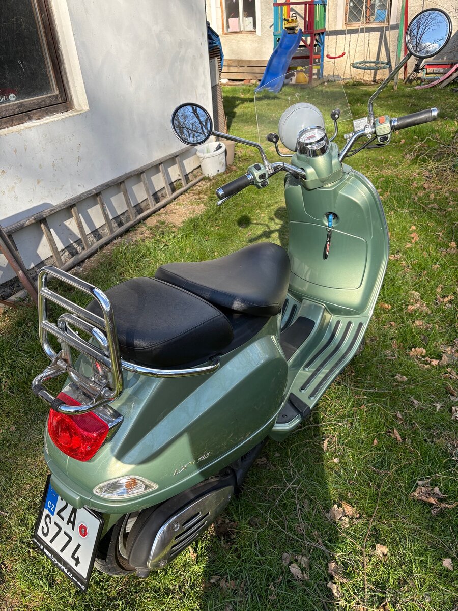 Piaggio Vespa 125ccm - 4