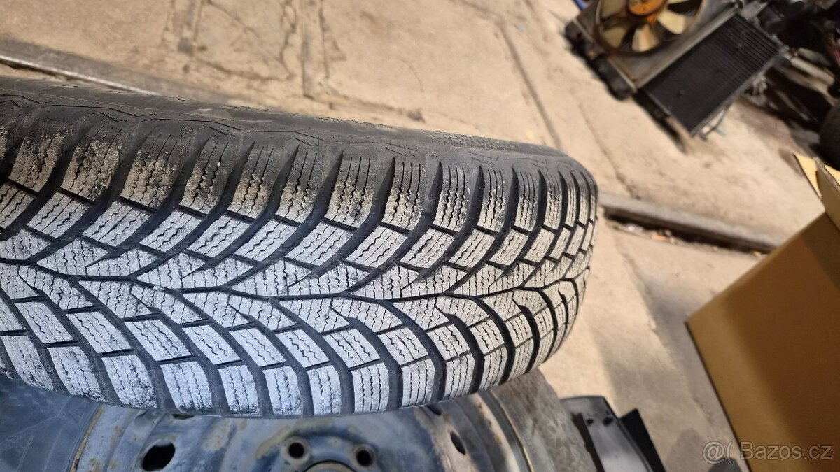 Zimni gumy 195 65 r15 - 4