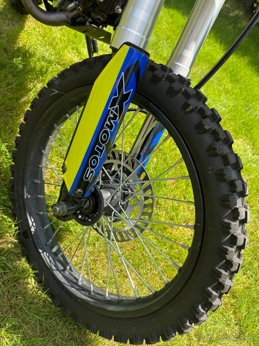 Motocykl XMOTOS - XB29 125cc 4t 17/14