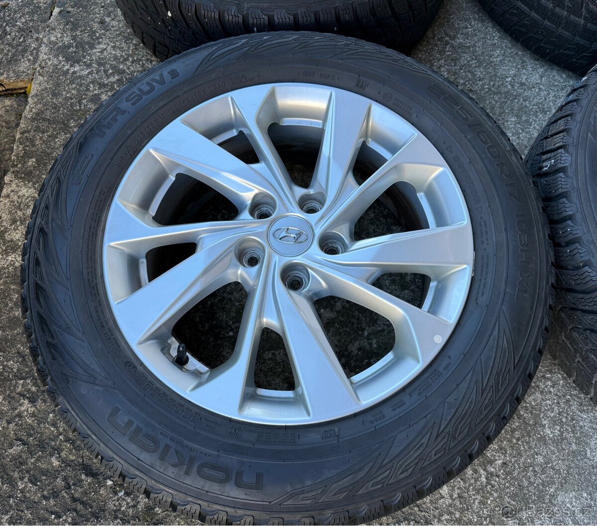 Alu kola Hyundai 5x114,3 R17 zimni Nokian 225/60/17 - 4