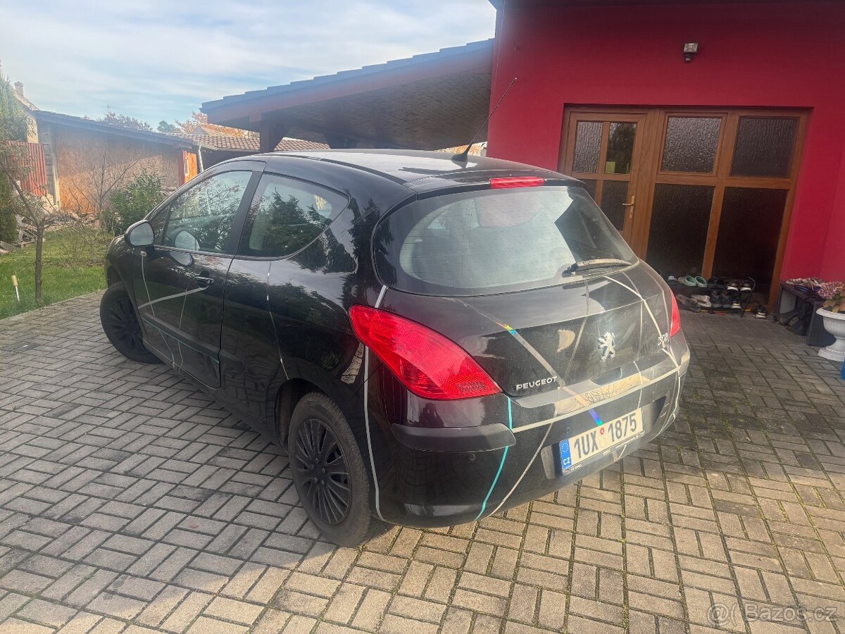 Peugeot 308, nehavarované, r. v. 2008 - 4