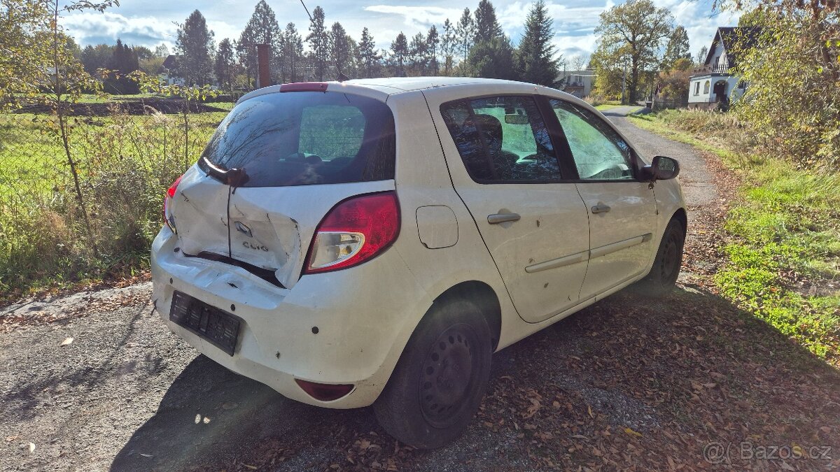 Renault Clio III 1.5dci HAVAROVANÉ - 4