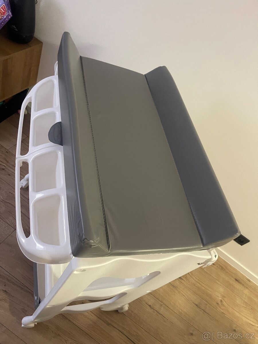 Přebalovací pult s vaničkou - 4