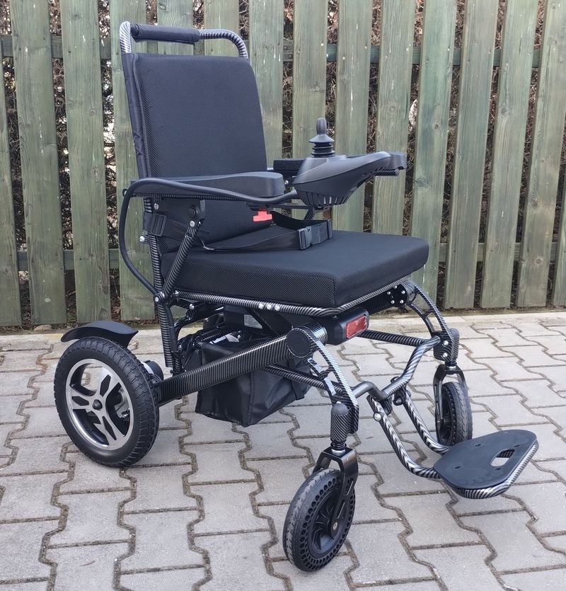 Skládací elektrický invalidní vozík. - 4