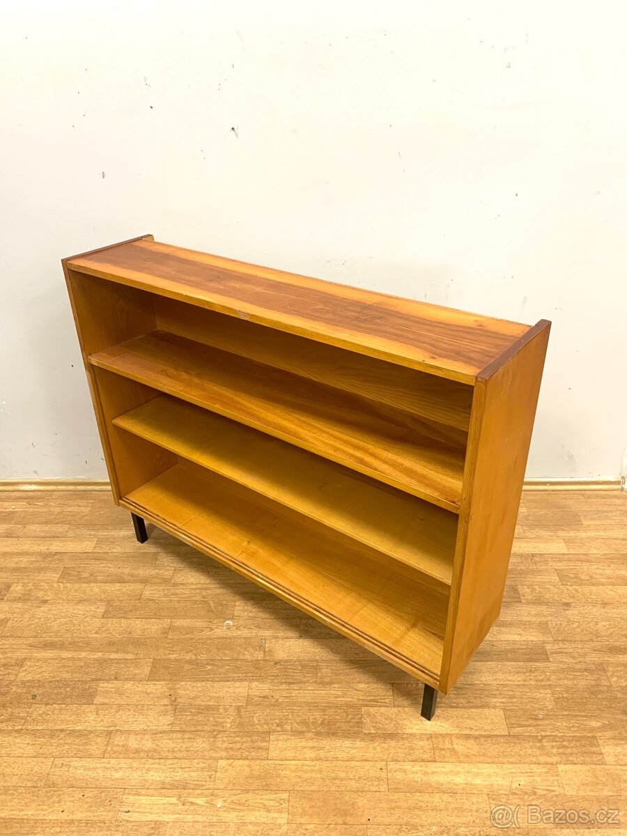 Knihovna retro 60. léta — - 4