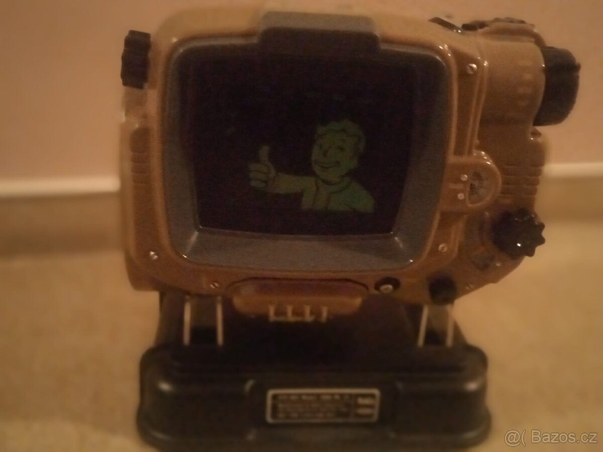 Pip-Boy 3000 Mk. IV (Fallout 4) - 4