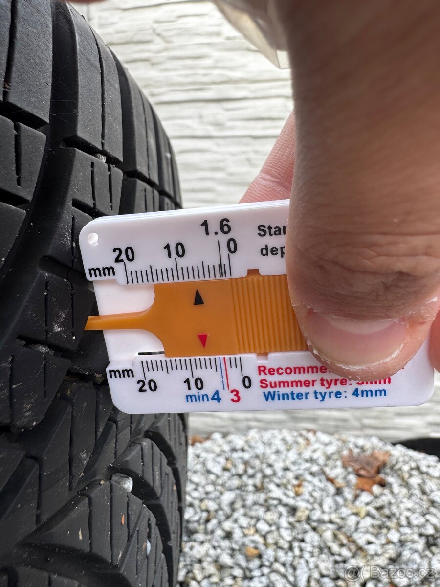 Goodyear 4 seasons Vector 235/40 r19 - zanovni - 4