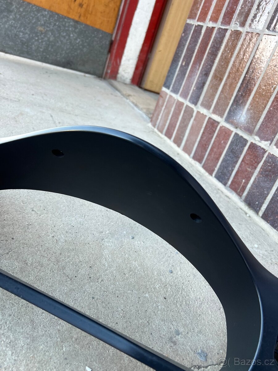 Plast kolem budíků Subaru Legacy bH - 4