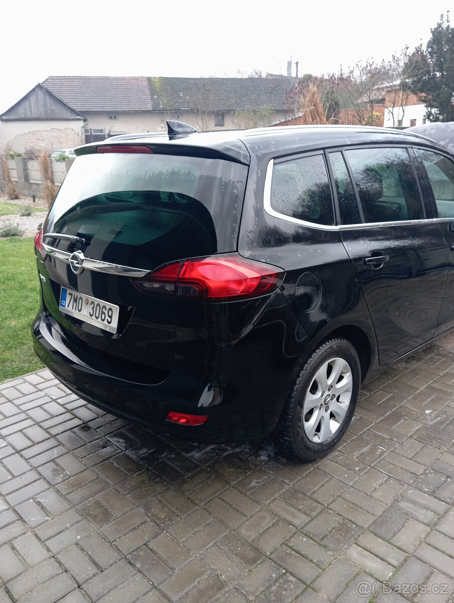 Opel Zafira tourer - 4