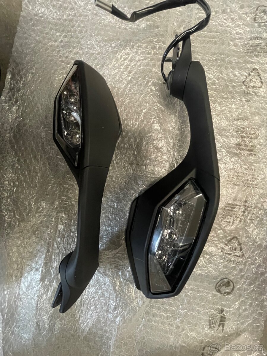 Yamaha R6 2017-2023 světla , originál díly - 4