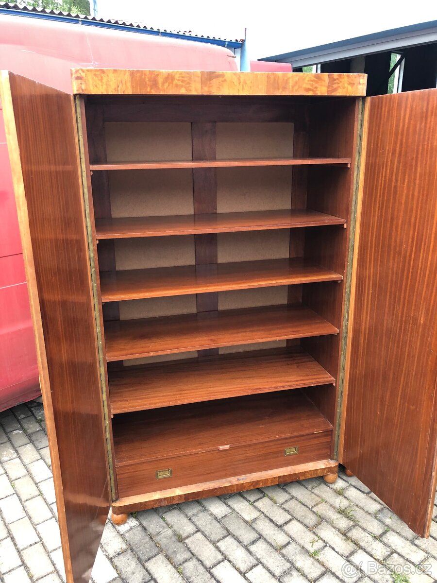 Starožitná skříň - 4