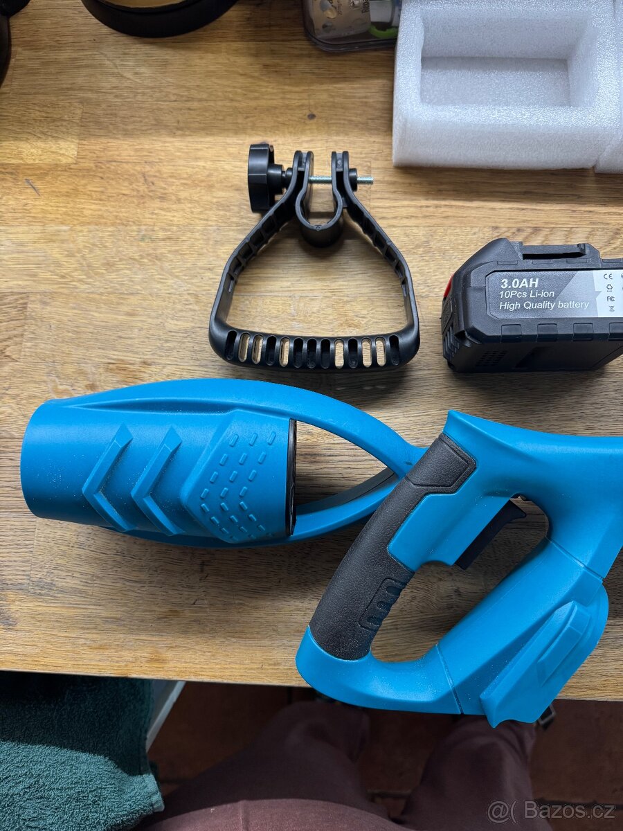 Aku foukač na listí - 4