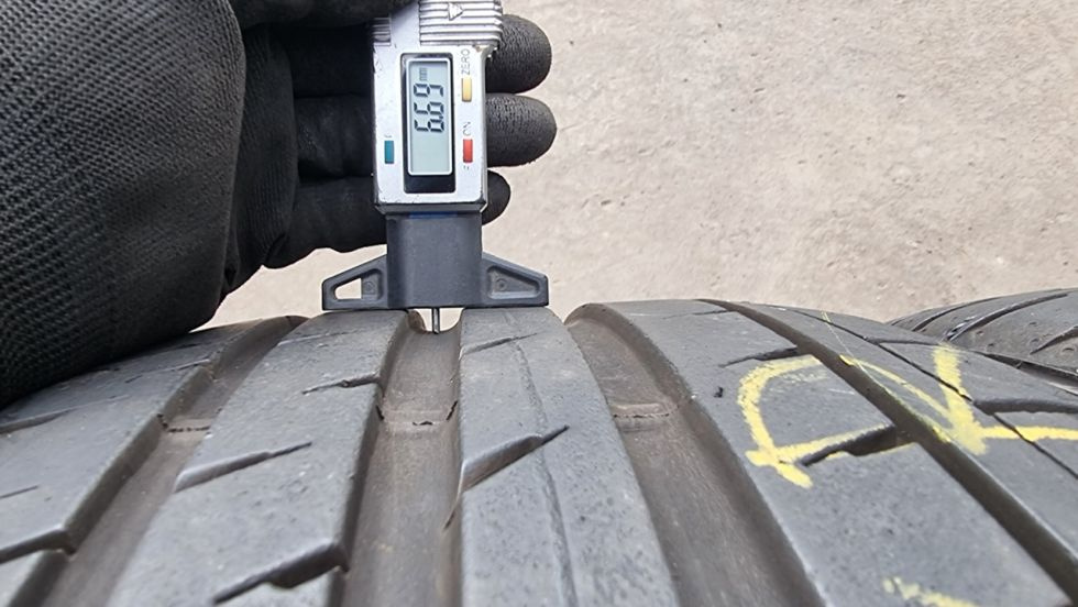 Letní pneu 235/35/19 Continental - 4